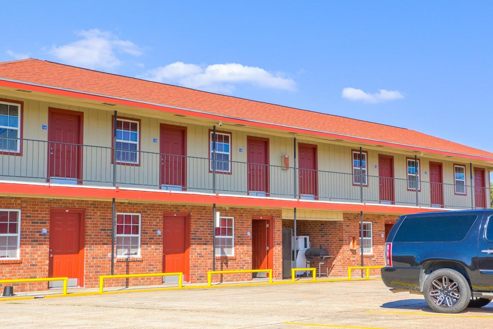 Economy Inn By Oyo Lockport Near Houma Bagian luar foto